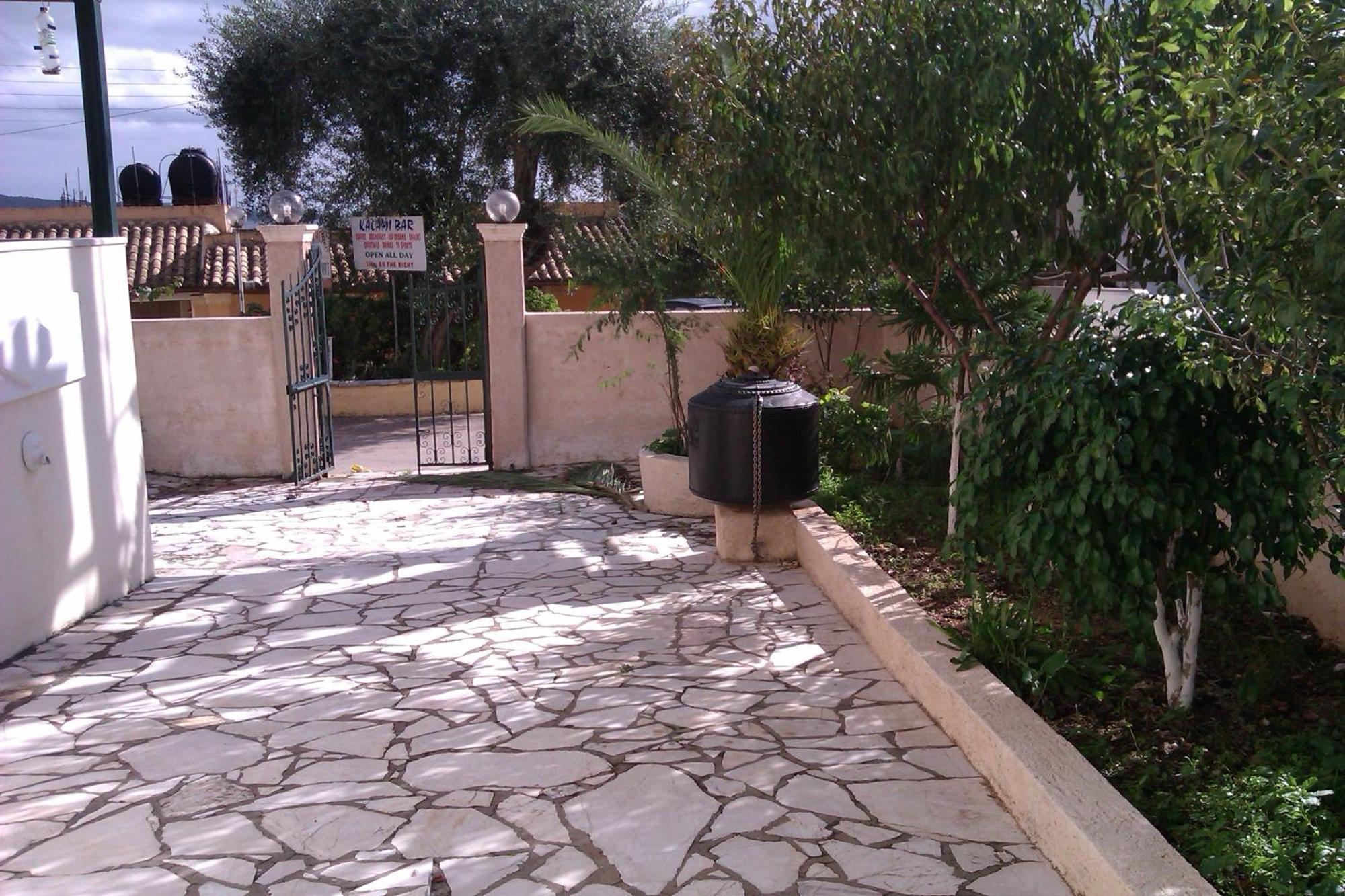 Votsalo Pool Apts Kalami  Exterior photo